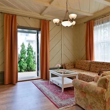 Pargimaja Apartments Kuressaare Exterior photo