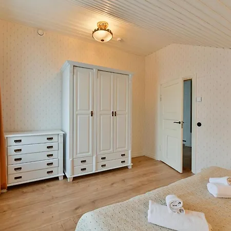 Pargimaja Apartments Kuressaare Exterior photo