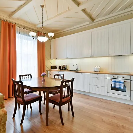 Pargimaja Apartments Kuressaare Exterior photo